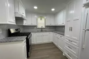 309 Ryan St, Angleton, TX 77515 - Photo 8