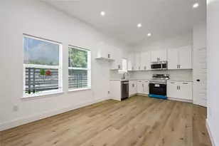 8123 Betty Boop St, Houston, TX 77028 - Photo 4