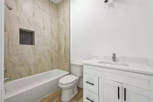 8123 Betty Boop St, Houston, TX 77028 - Photo 10