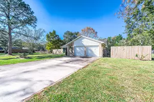 2057 County Rd 928B, Alvin, TX 77511 - Photo 6