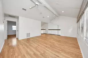 10743 Boardwalk St, Houston, TX 77042 - Photo 32