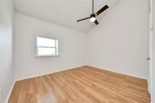 10743 Boardwalk St, Houston, TX 77042 - Photo 38