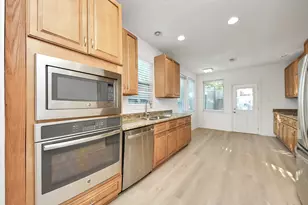 10743 Boardwalk St, Houston, TX 77042 - Photo 16