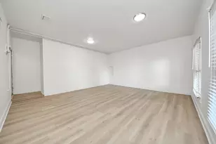 10743 Boardwalk St, Houston, TX 77042 - Photo 42