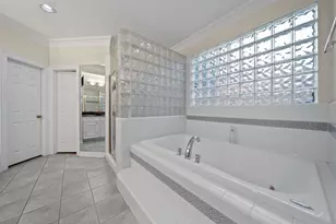 6 Epernay Pl, Houston, TX 77040 - Photo 14