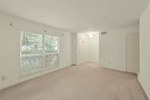 9662 Westview Dr, Houston, TX 77055 - Photo 6