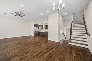 1029 Green Kensington Dr, Houston, TX 77008 - Photo 6