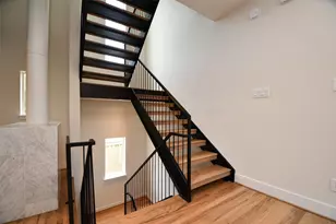 92 Dennis St, Houston, TX 77006 - Photo 10