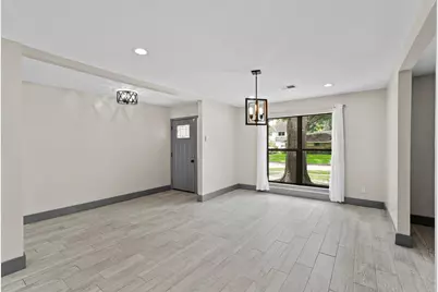5522 Braesvalley Drive, Houston, TX 77096 - Photo 10