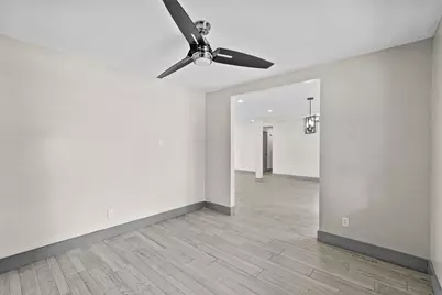 5522 Braesvalley Drive, Houston, TX 77096 - Photo 12