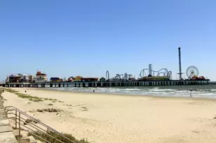 6102 Seawall Blvd, Galveston, TX 77551 - Photo 12