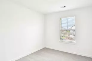 2502 Gray Gale Ct, Baytown, TX 77523 - Photo 10