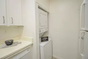 9707 Richmond Ave, Houston, TX 77042 - Photo 6