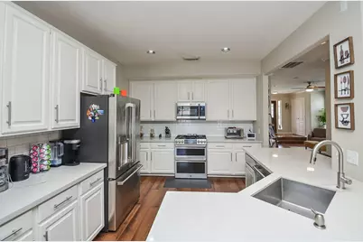 3654 Royal Royce Drive, Houston, TX 77042 - Photo 10