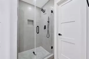 10607 Greenwater Dr, Houston, TX 77065 - Photo 22