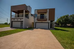 10607 Greenwater Dr, Houston, TX 77065 - Photo 2