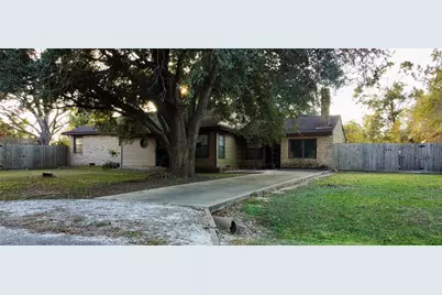 3706 College Street, Damon, TX 77430 - Photo 2
