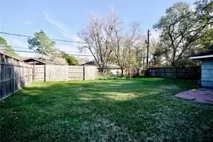 8733 Robindell Dr, Houston, TX 77074 - Photo 10