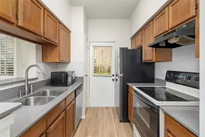 7575 Cambridge Street #1201, Houston, TX 77054 - Photo 6