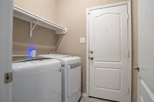 2627 Hawthorn Park Ct, Houston, TX 77038 - Photo 12