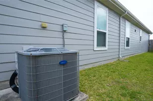 2627 Hawthorn Park Ct, Houston, TX 77038 - Photo 20