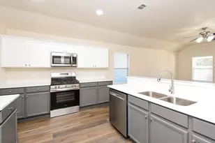 13010 Cherton Ct, Houston, TX 77045 - Photo 12