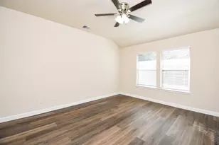 13010 Cherton Ct, Houston, TX 77045 - Photo 20