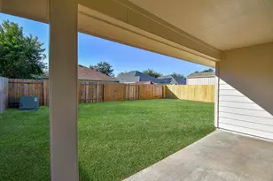 13010 Cherton Ct, Houston, TX 77045 - Photo 32