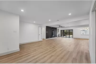 2807 Shadowdale Drive, Houston, TX 77043 - Photo 12