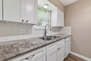 12002 Hillcroft Ave, Houston, TX 77035 - Photo 10
