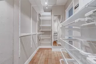 11201 Lynbrook Dr, Houston, TX 77042 - Photo 24