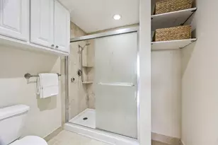 49 Briar Hollow Ln, Houston, TX 77027 - Photo 18