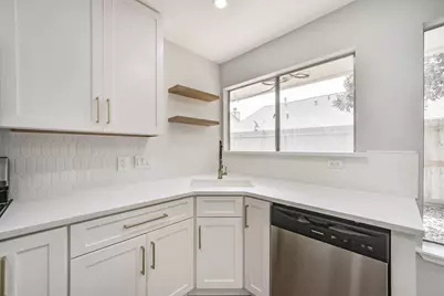 1710 Linfield Way, Houston, TX 77058 - Photo 12