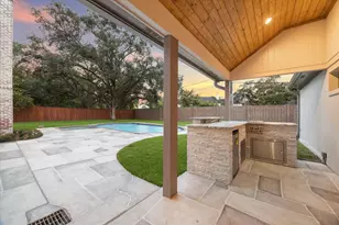 5665 Pine Forest Rd, Houston, TX 77056 - Photo 30
