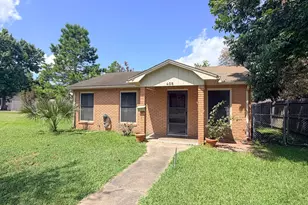 408 S Brewer St, Navasota, TX 77868 - Photo 2