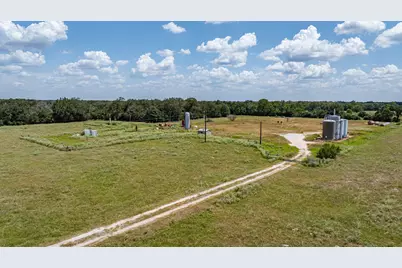 2210 Hermis Road, Schulenburg, TX 78956 - Photo 32