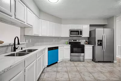 16726 Frigate Drive, Friendswood, TX 77546 - Photo 10