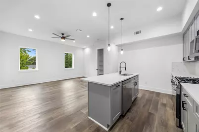 955 Elkhart Street #B, Houston, TX 77091 - Photo 2