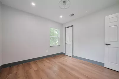 6058 Lyndhurst Drive, Houston, TX 77033 - Photo 38