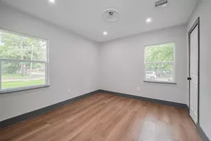 6058 Lyndhurst Dr, Houston, TX 77033 - Photo 36