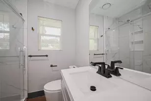 6058 Lyndhurst Dr, Houston, TX 77033 - Photo 34