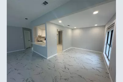 2218 S Ferrisburg Court, Sugar Land, TX 77478 - Photo 4