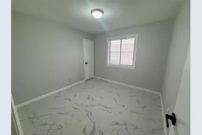 2218 S Ferrisburg Court, Sugar Land, TX 77478 - Photo 14