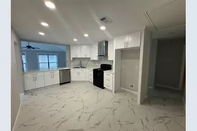 2218 S Ferrisburg Court, Sugar Land, TX 77478 - Photo 6