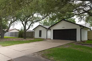 1204 Osborne Dr, Friendswood, TX 77546 - Photo 2