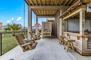 1990 Royalville Ct, Crystal Beach, TX 77650 - Photo 38