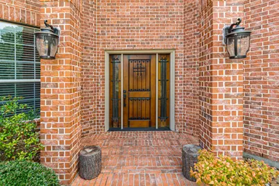 7 Stickley Court, The Woodlands, TX 77382 - Photo 4