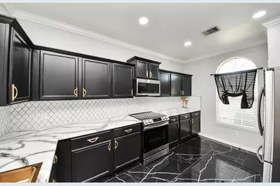 6931 Primrose Road, Baytown, TX 77521 - Photo 8