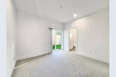 7711 Westside Villas Lane, Houston, TX 77055 - Photo 6