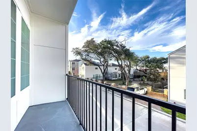 7711 Westside Villas Lane, Houston, TX 77055 - Photo 18